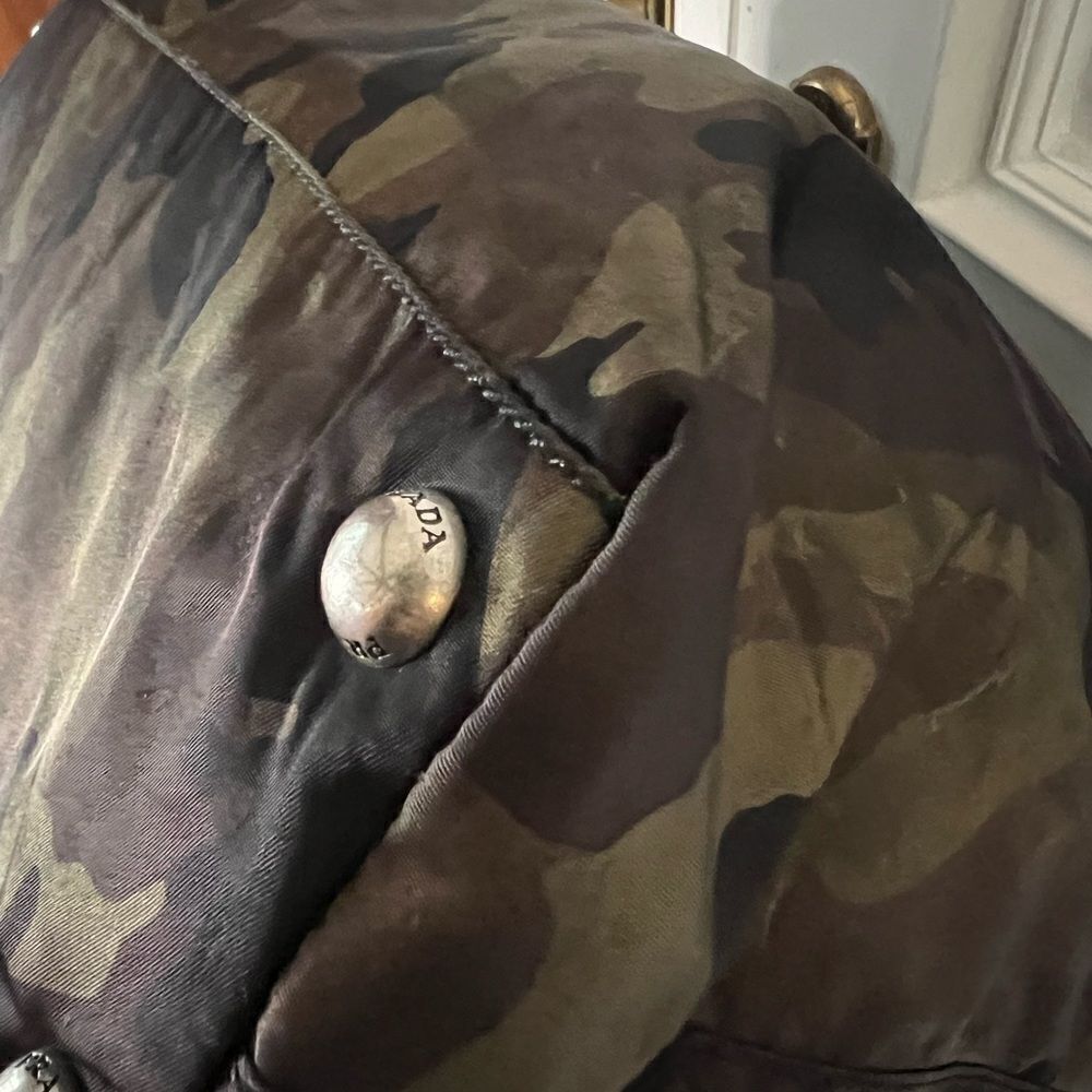 RARE!!!! PRADA CAMO BAG - Picture 7 of 12